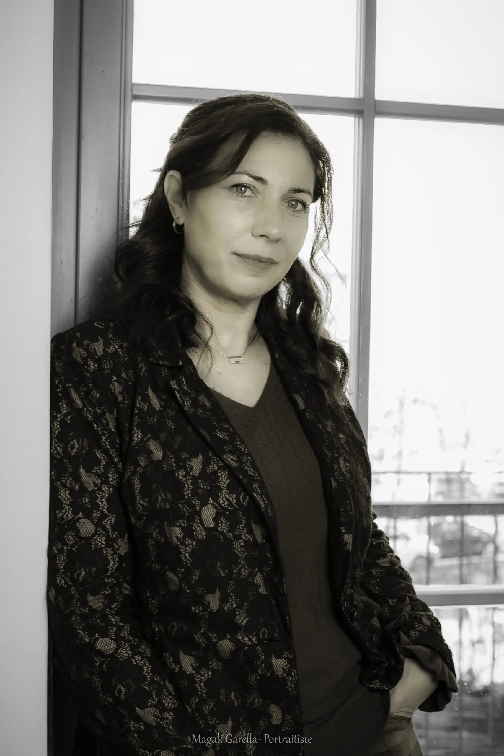 Caroline Montoya, Assistante de Service Social